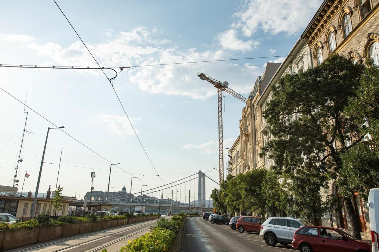 Danube Riverside Designer Apartment In City Center Budapest Exterior photo